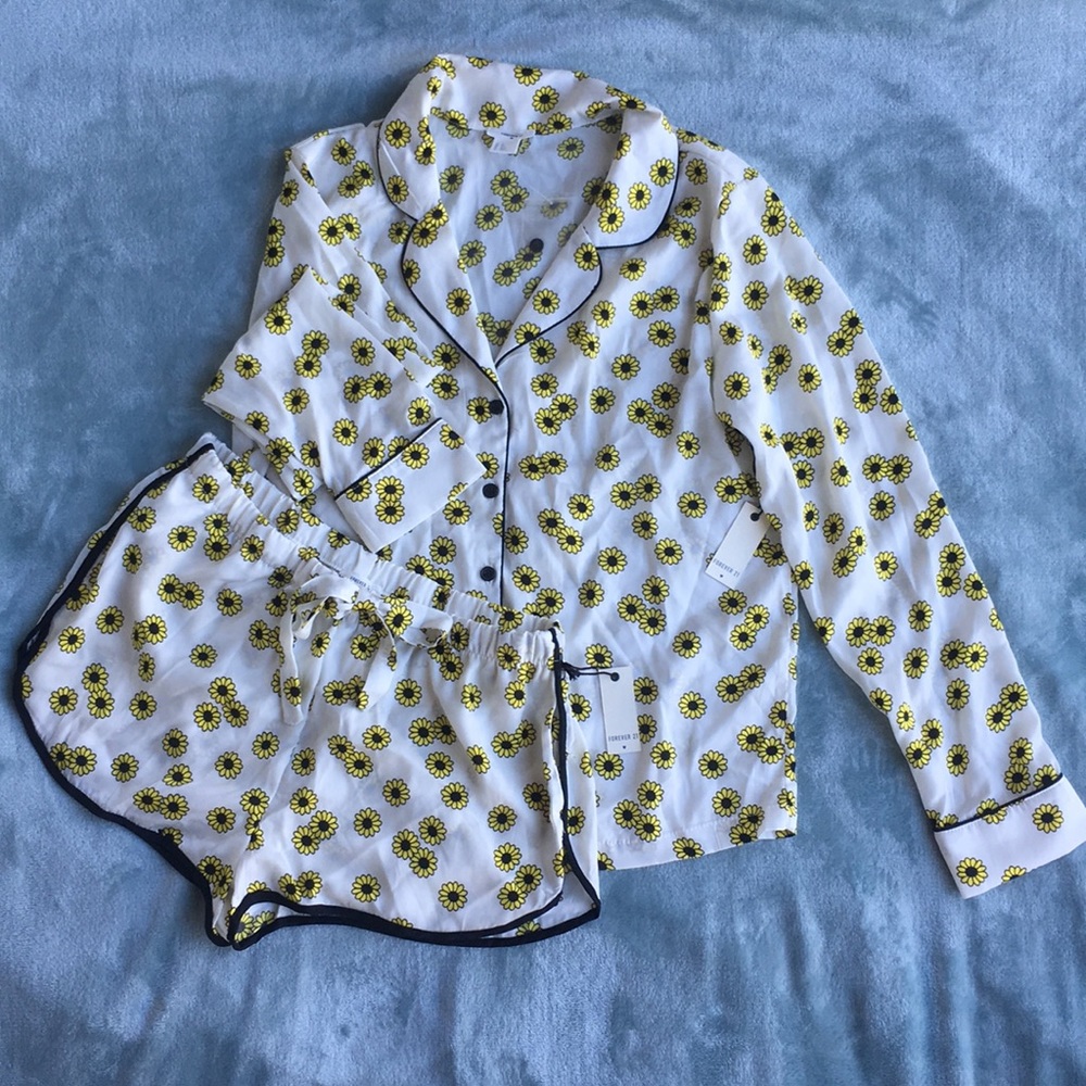 F21 🌼 Pajama Short Set